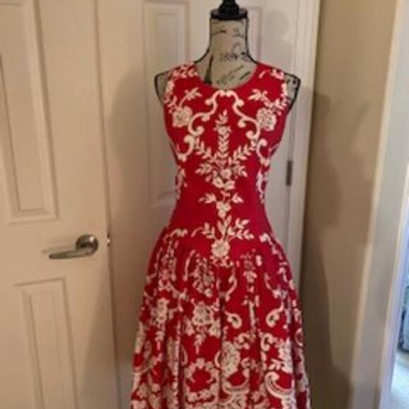 COPY - GUNNE SAX RED//WHITE FLORAL DESIGN PARTY DRESS - Picture 1 of 4